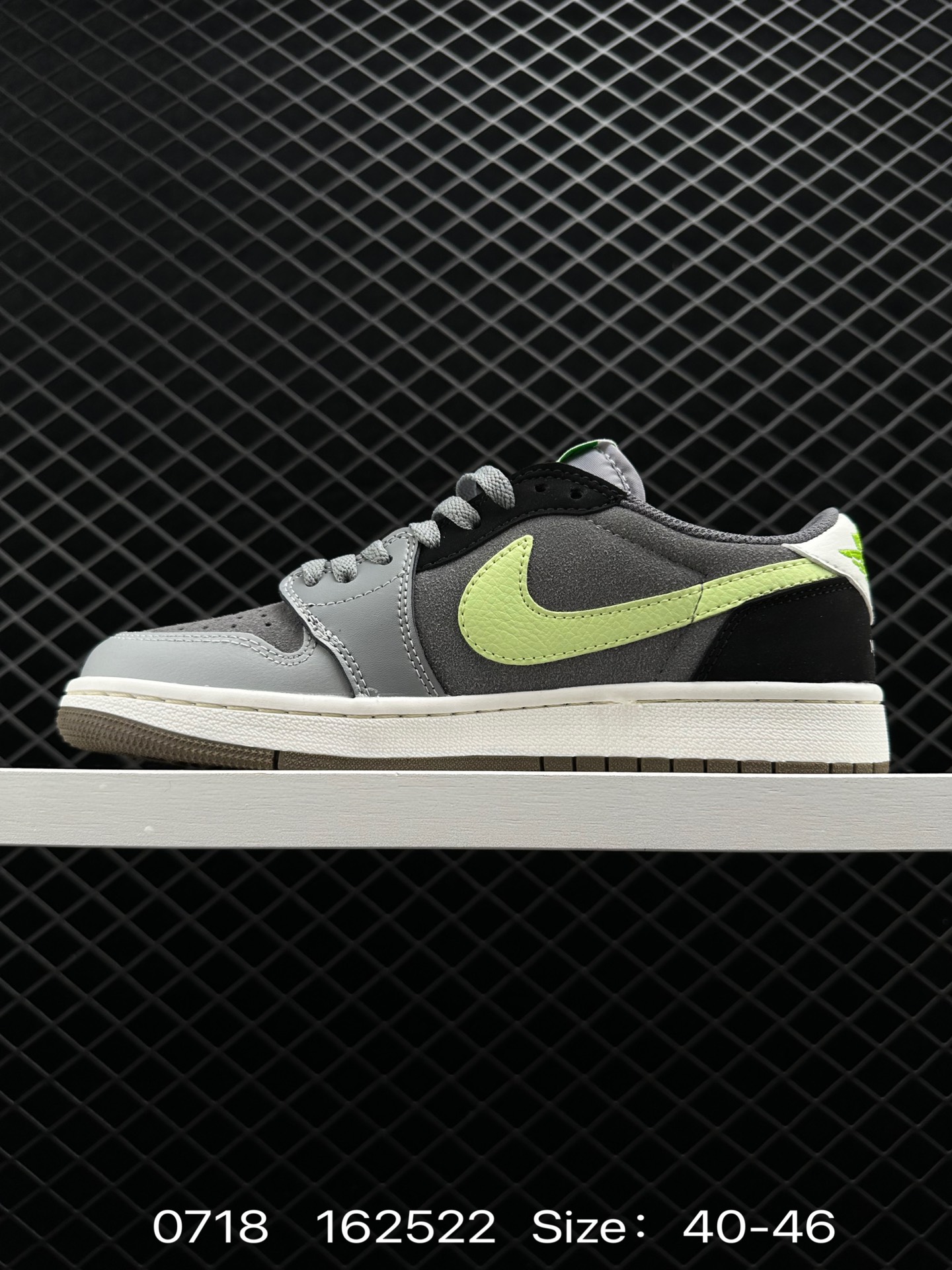 Travis Scott x Tiffany & Co. x Nike Air Jordan 1 Low OG SP